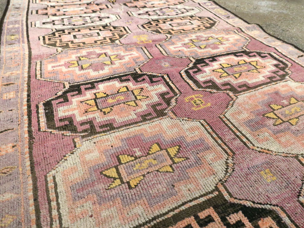 Vintage Turkish Anatolian Runner, No.29228 - Galerie Shabab