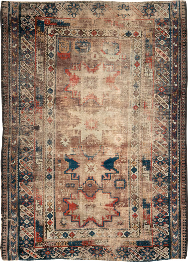 Distressed Antique Caucasian Throw Rug, No.29322 - Galerie Shabab