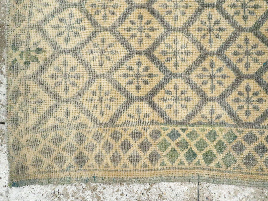 Vintage Turkish Anatolian Throw Rug, No.29345 - Galerie Shabab