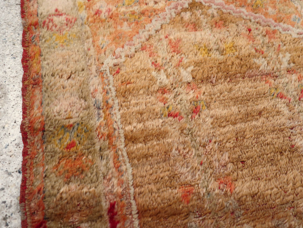 Antique Turkish Angora Oushak Throw Rug, No.29412 - Galerie Shabab