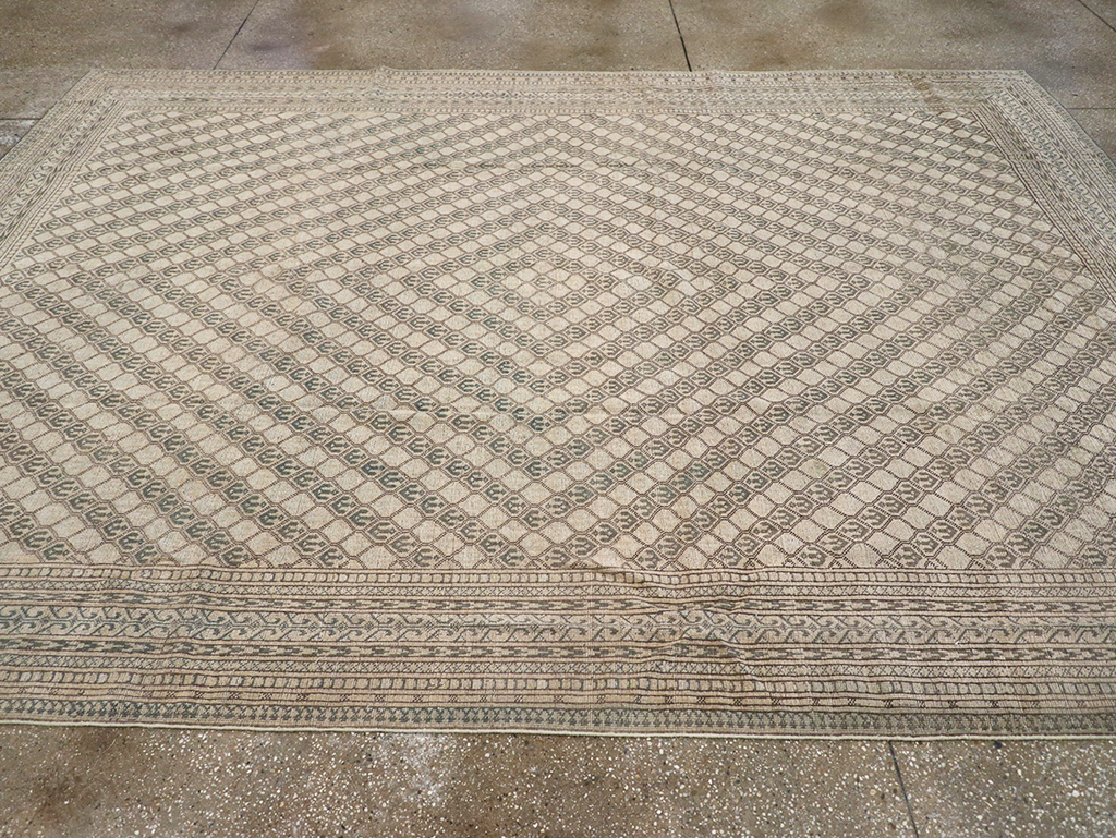 Vintage Central Asia Turkoman Room Size Carpet, No.29493 - Galerie Shabab