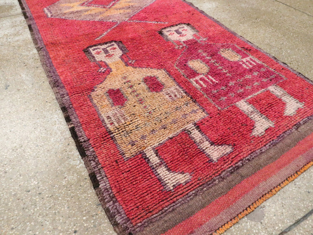 Vintage Turkish Anatolian Pictorial Runner, No.29678 - Galerie Shabab