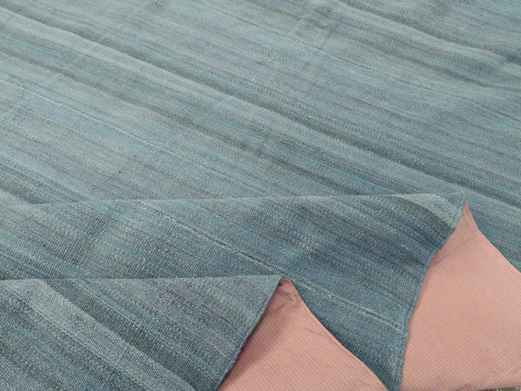 Rustic Modern Turkish Flatweave Kilim Room Size Carpet, No.29728 - Galerie Shabab