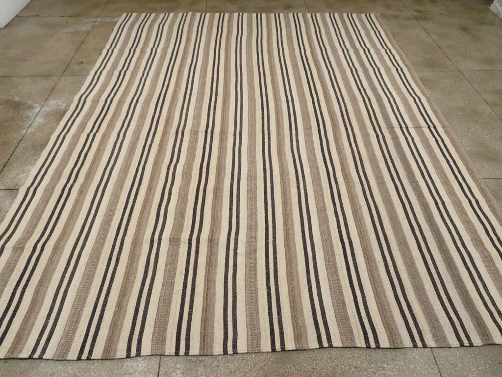 Modern Persian Flatweave Kilim Large Room Size Carpet, No.29788 - Galerie Shabab