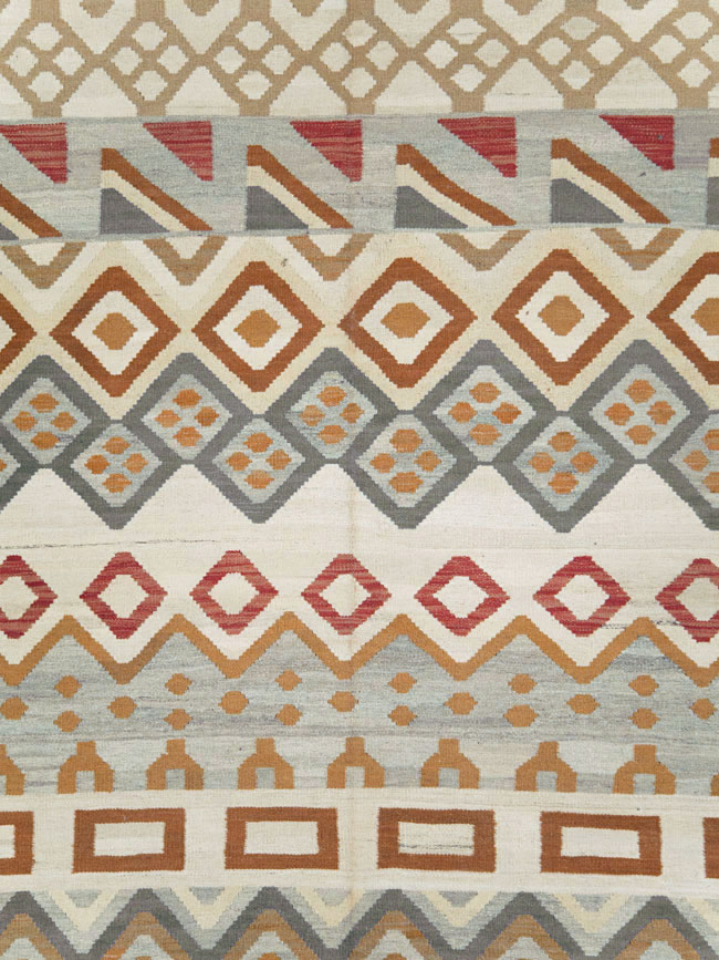 Contemporary Turkish Flatweave Kilim Room Size Carpet, No.29812 - Galerie Shabab