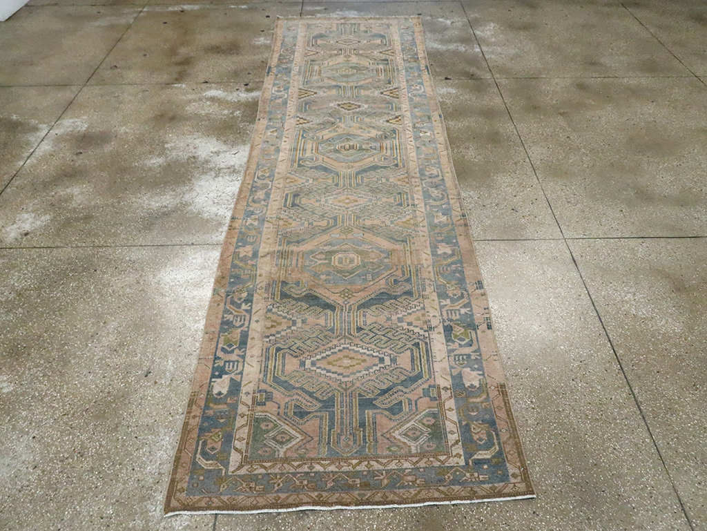 Vintage Persian Malayer Runner, No.29837 - Galerie Shabab
