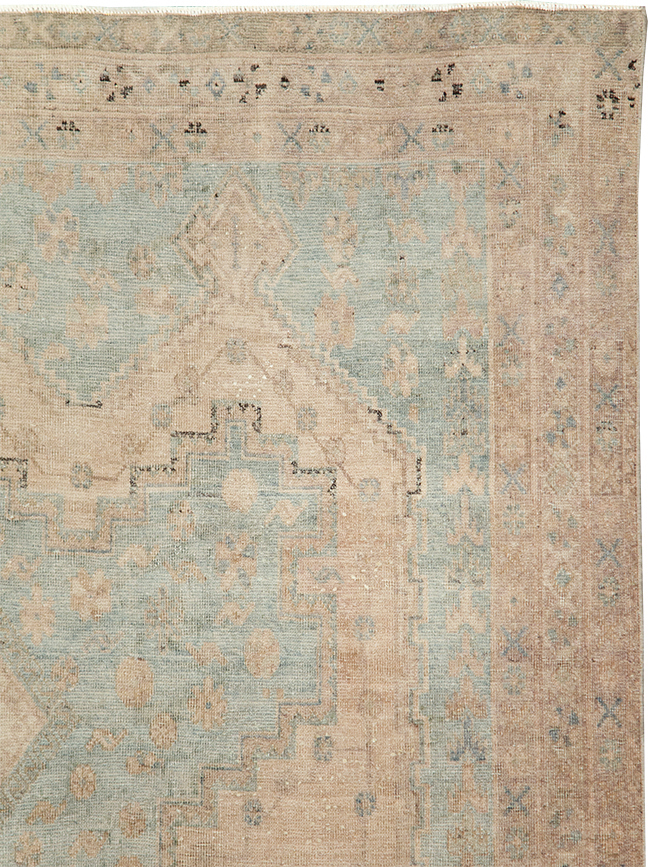 Vintage Persian Shiraz Accent Rug, No.29873 - Galerie Shabab