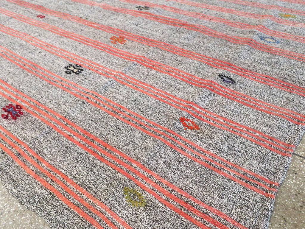 Mid-20th Century Handmade Turkish Flatweave Kilim, No.30068 - Galerie Shabab