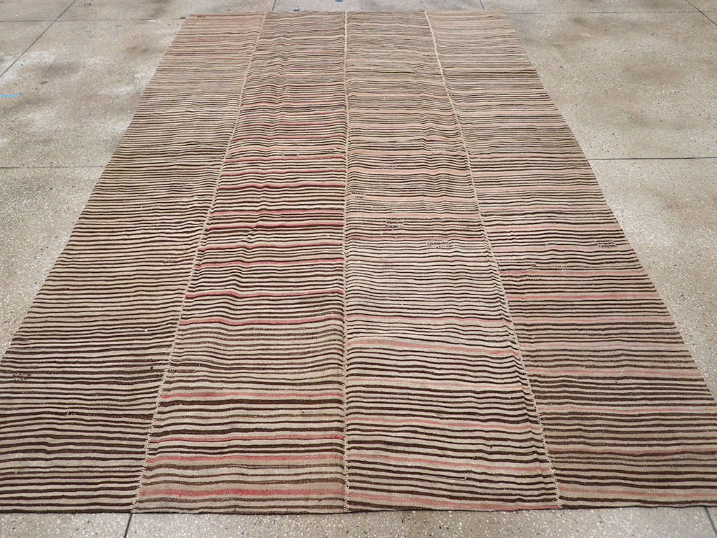 Vintage Persian Flatweave Kilim Room Size Carpet, No.30171 - Galerie Shabab