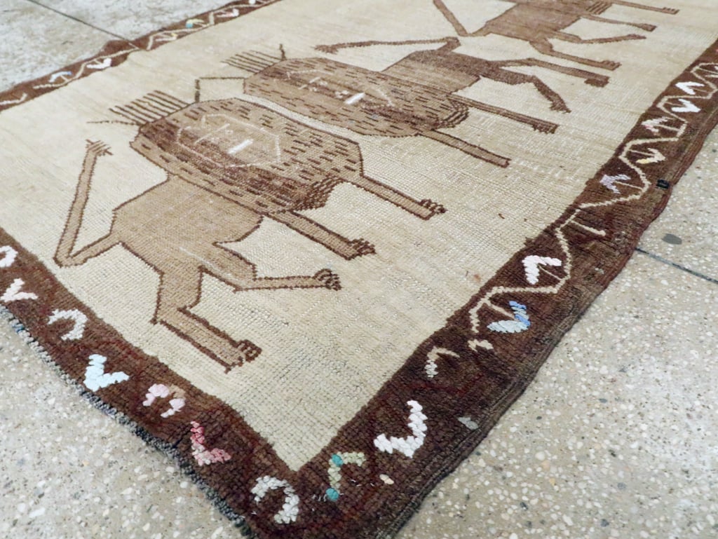 Vintage Turkish Anatolian Pictorial Accent Rug, No.30249 - Galerie Shabab