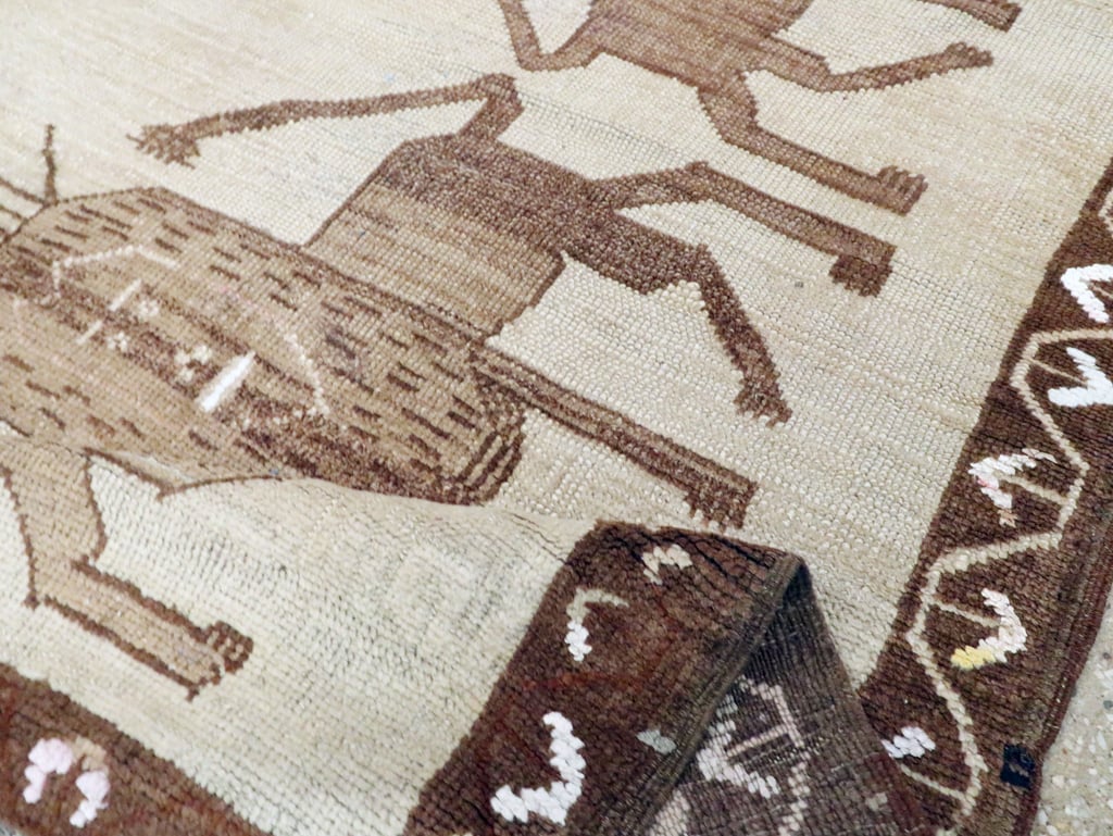 Vintage Turkish Anatolian Pictorial Accent Rug, No.30249 - Galerie Shabab