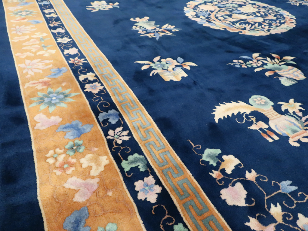 Mid-20th Century  Chinese Art Deco Room Size Carpet, No.30371 - Galerie Shabab