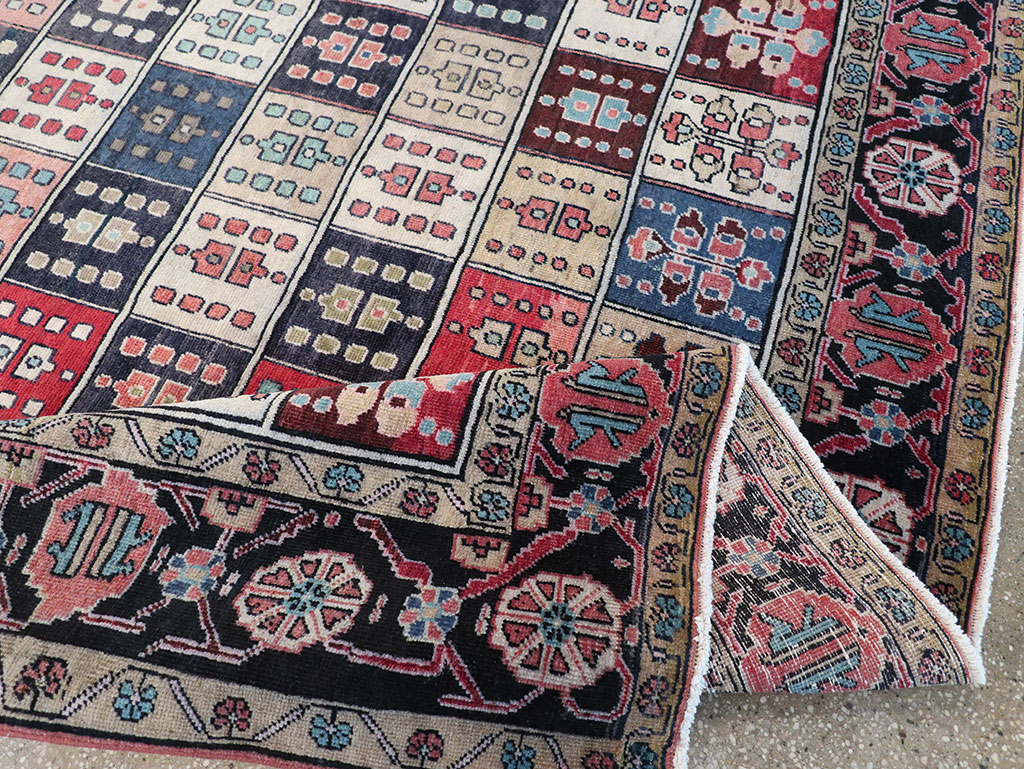 Vintage Persian Veece Small Room Size Carpet, No.30384 - Galerie Shabab