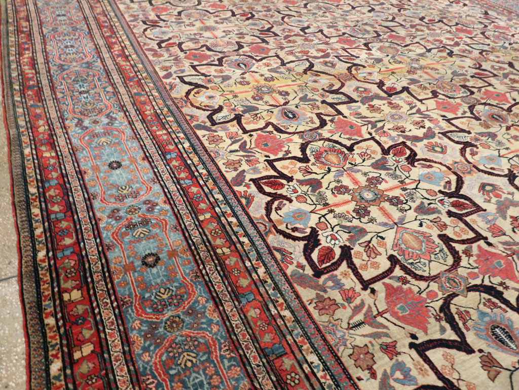 Antique Sarouk Fereghan Carpet, No.30399 - Galerie Shabab