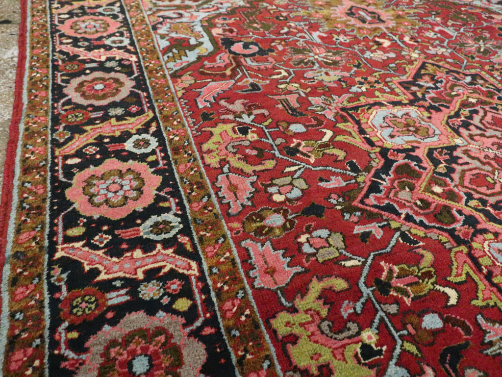 Vintage Persian Heriz Accent Carpet, No.30401 - Galerie Shabab
