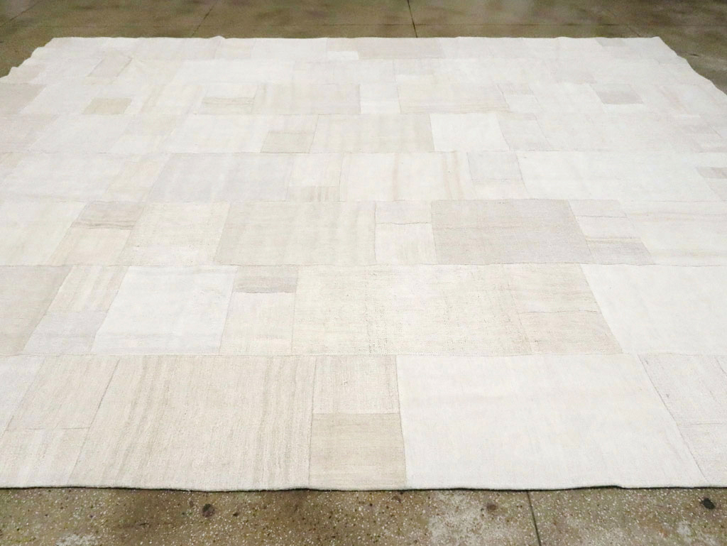 Contemporary Turkish  Room Size  Flatweave Kilim, No.30428 - Galerie Shabab