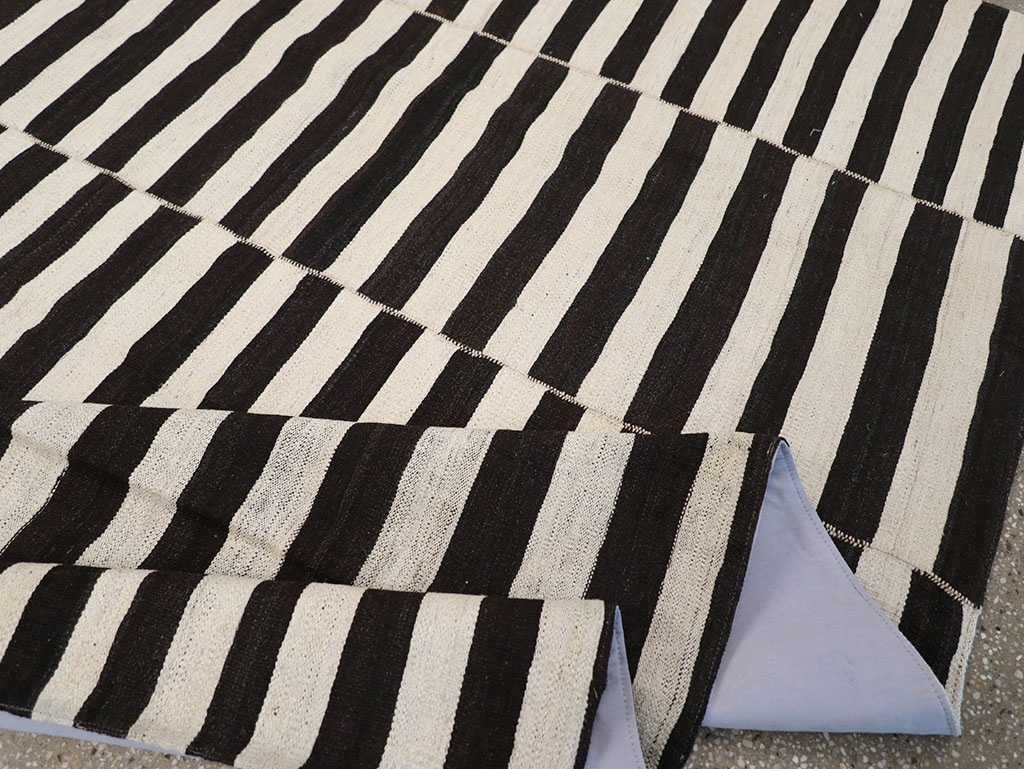 Modern Persian Flatweave Kilim Gallery Carpet, No.30455 - Galerie Shabab