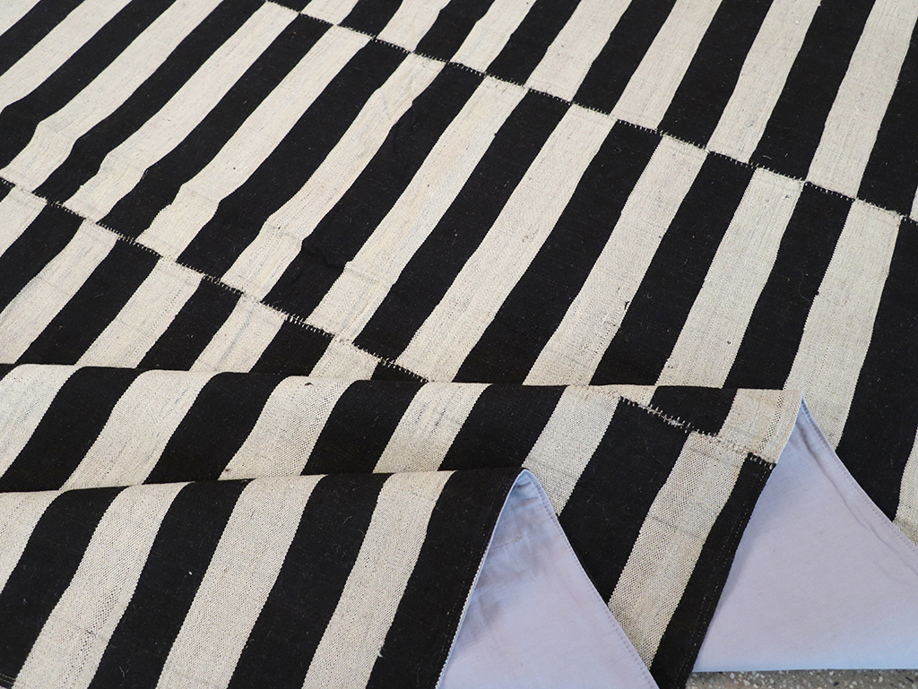 Modern Persian Flatweave Kilim Room Size Carpet, No.30456 - Galerie Shabab