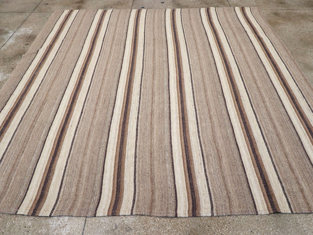 Contemporary Turkish Flatweave Kilim Square Room Size Carpet, No.30512 - Galerie Shabab