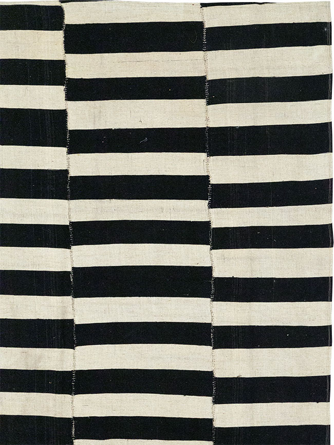 Modern Persian Flatweave Kilim Room Size Carpet, No.30517 - Galerie Shabab