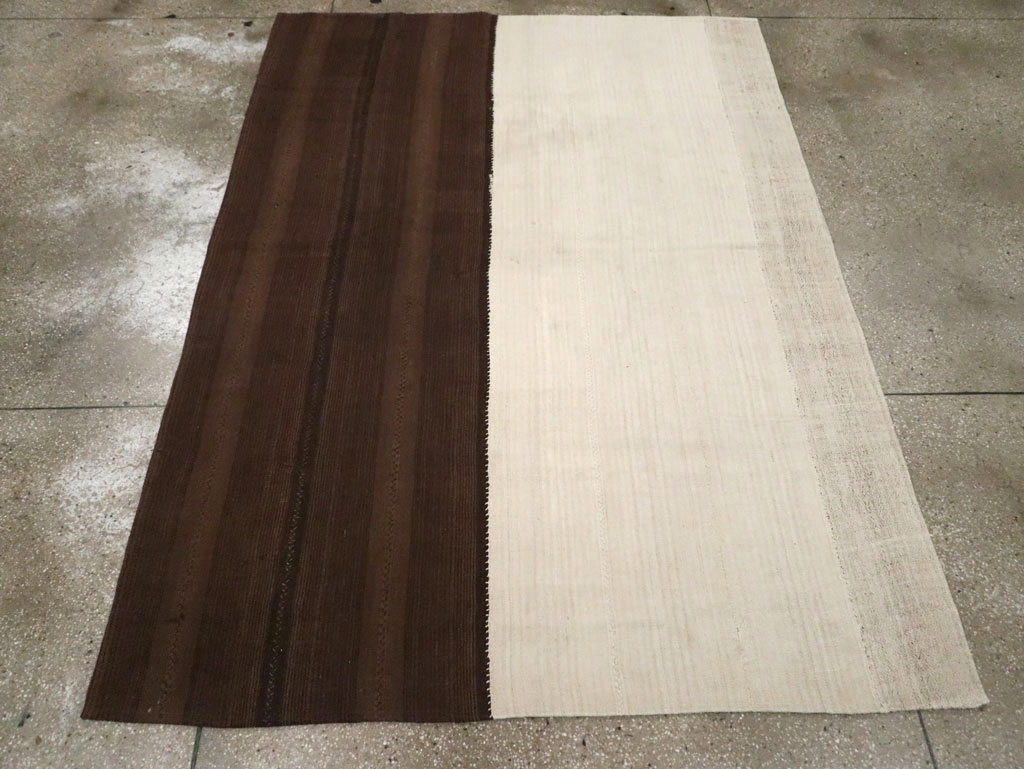 Tribal Mid-20th Century Turkish Flatweave Kilim, No.30529 - Galerie Shabab