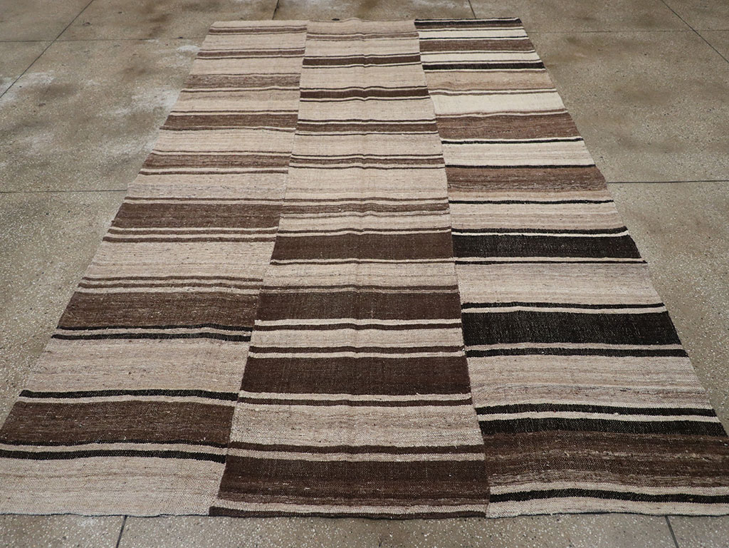 Vintage Persian Flatweave Kilim Accent Carpet, No.30662 - Galerie Shabab