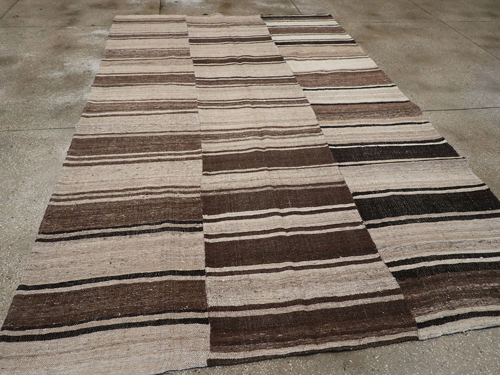 Vintage Persian Flatweave Kilim Accent Carpet, No.30662 - Galerie Shabab