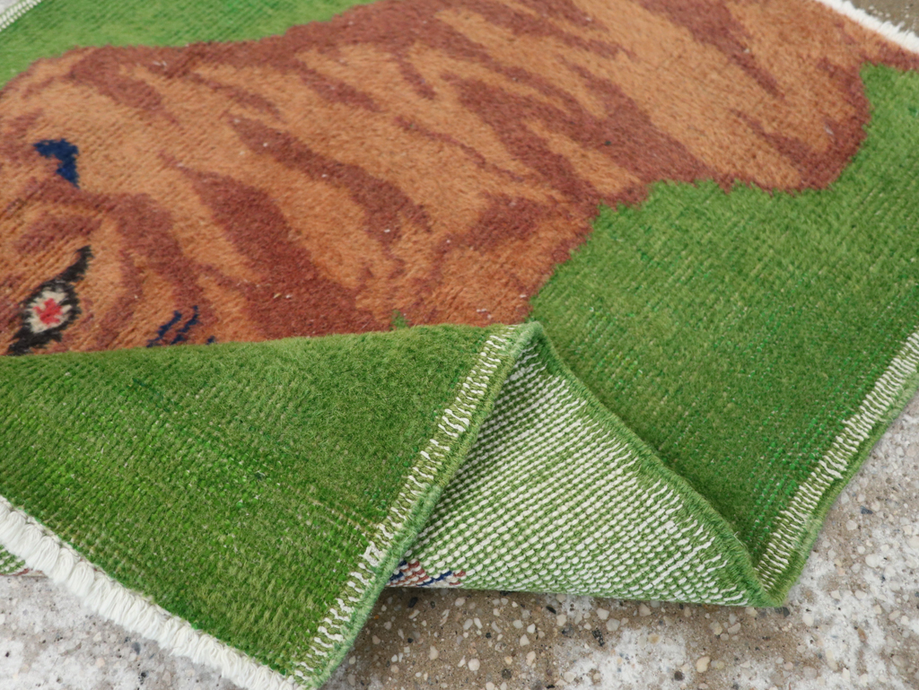 Vintage Turkish Anatolian Pictorial Throw Rug, No.30723 - Galerie Shabab