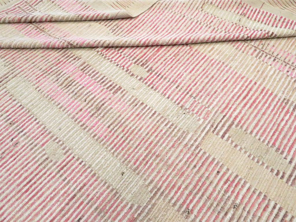 Modern Turkish Large Carpet, No.30809 - Galerie Shabab