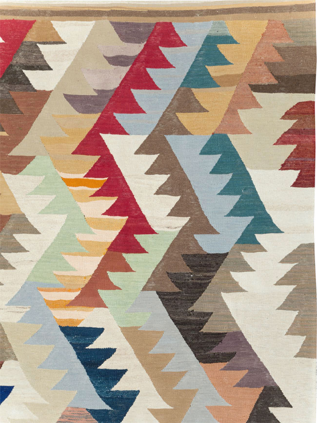 Contemporary Turkish Flatweave Kilim Room Size Carpet, No.30862 - Galerie Shabab