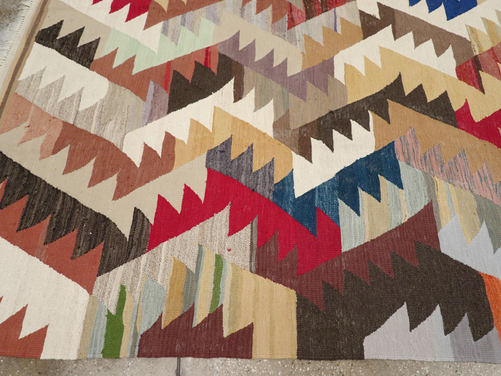 Contemporary Turkish Flatweave Kilim Room Size Carpet, No.30862 - Galerie Shabab