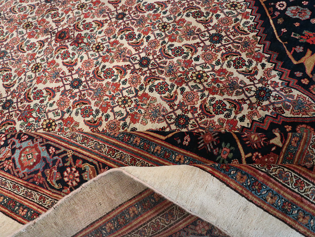 Antique Persian Bidjar Accent Carpet, No.30911 - Galerie Shabab