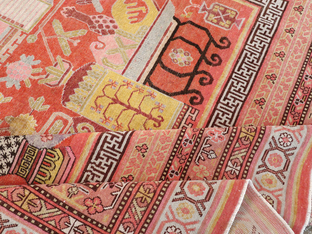 Antique East Turkestan Vase Khotan Small Room Size Carpet, No.30927 - Galerie Shabab