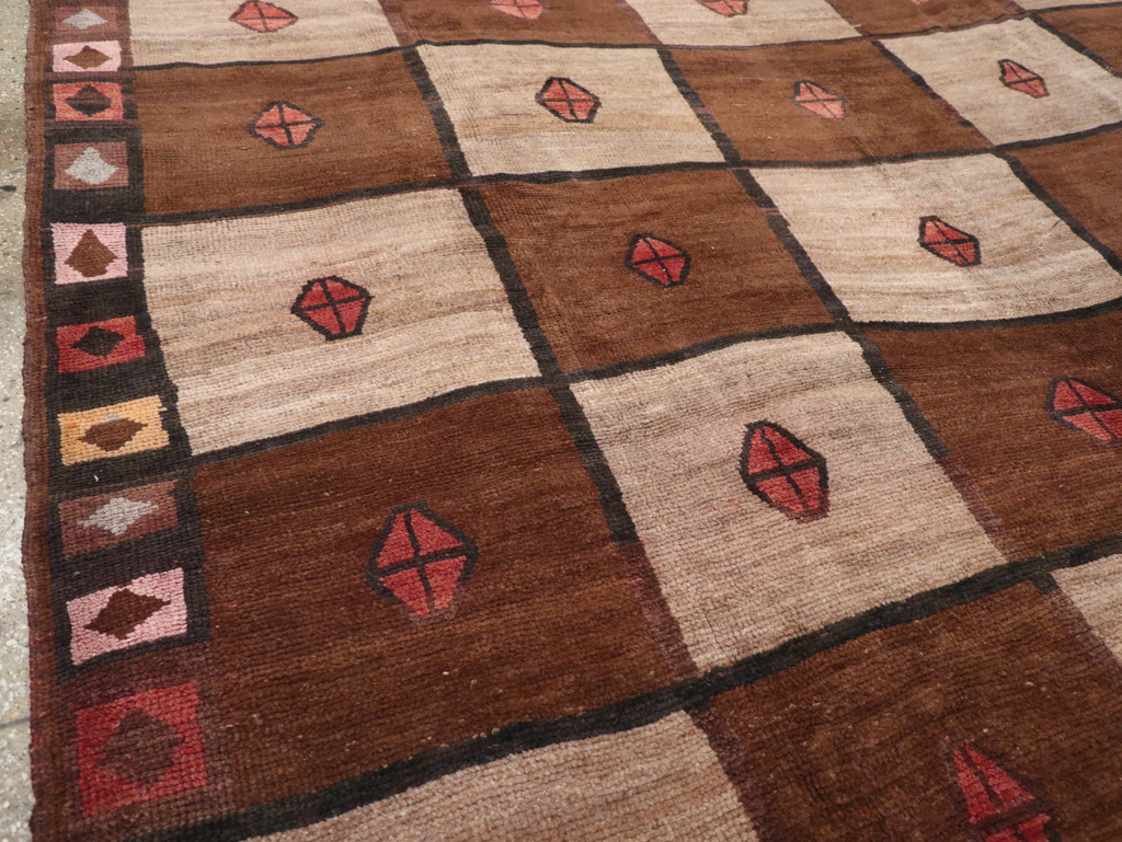 Vintage Turkish Anatolian Tribal Room Size Carpet, No.30938 - Galerie Shabab