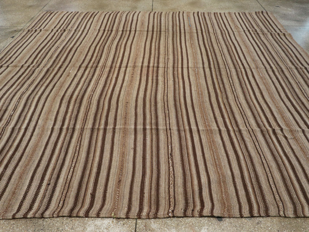 Vintage Turkish Flatweave Kilim Square Room Size Carpet, No.30949 - Galerie Shabab