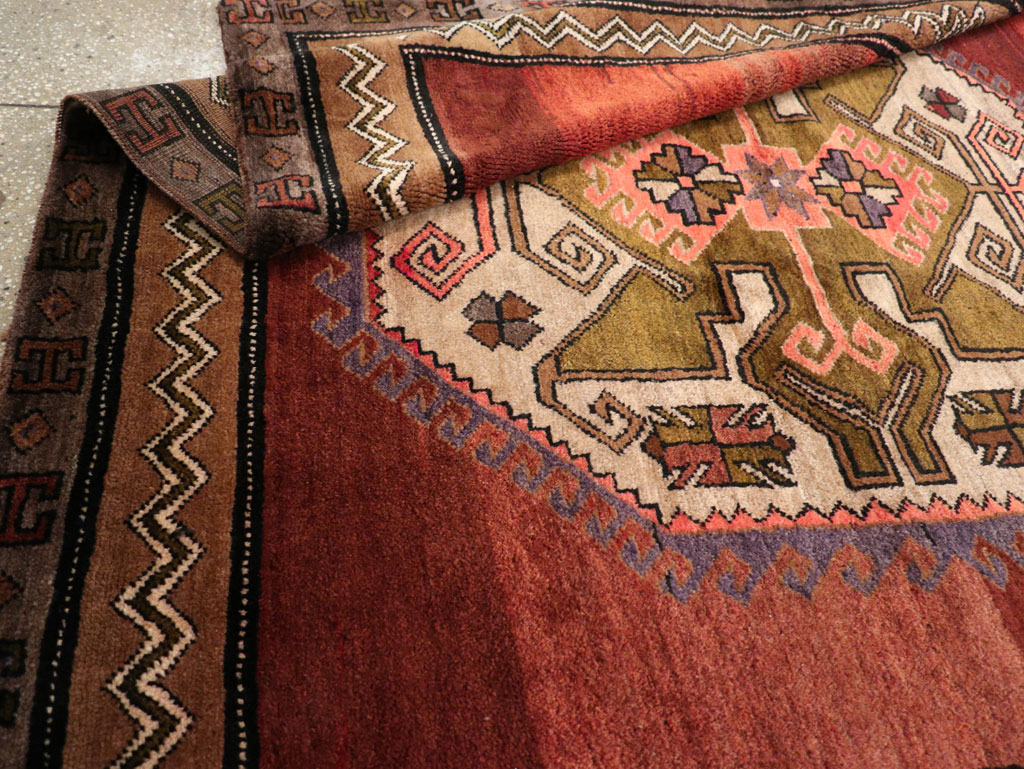 Vintage Turkish Anatolian Accent Rug, No.31047 - Galerie Shabab