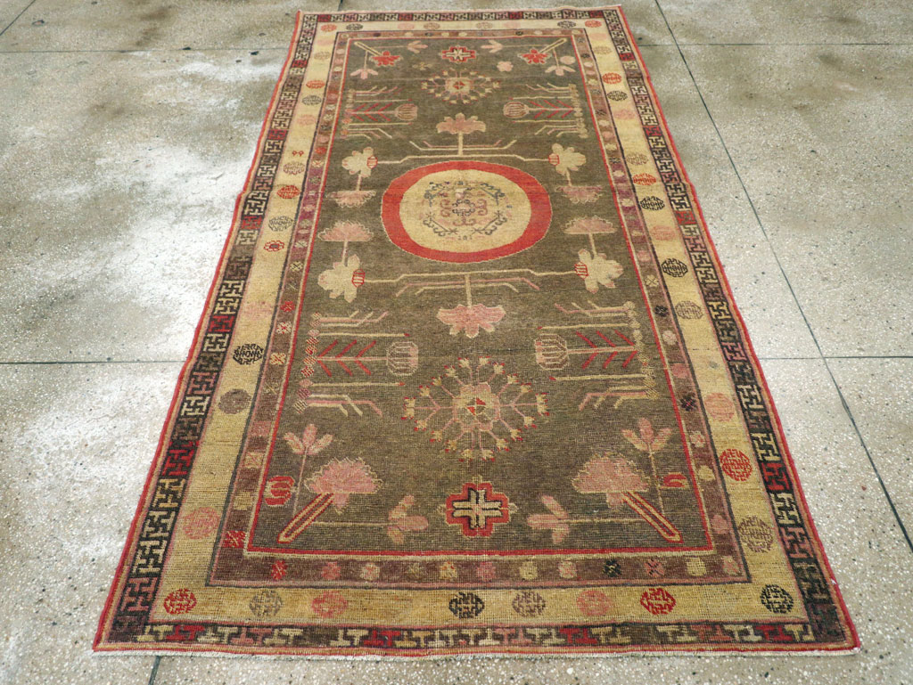 Antique East Turkestan Khotan Gallery Rug, No.31051 - Galerie Shabab