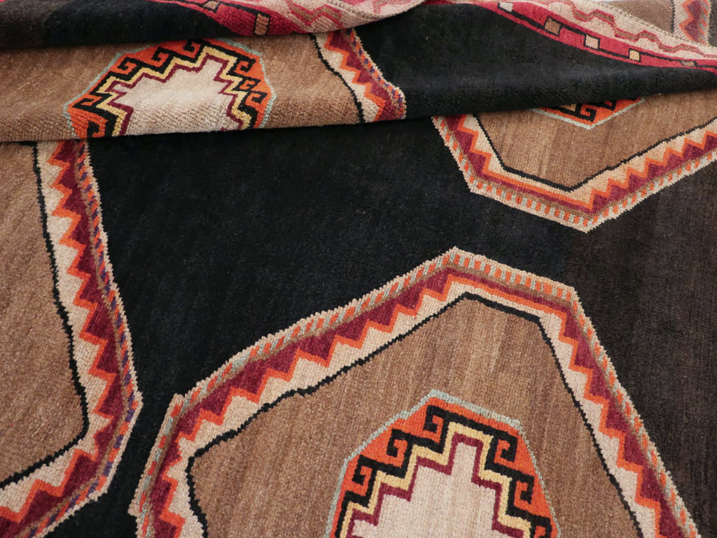 Vintage Turkish Anatolian Gallery Carpet, No.31054 - Galerie Shabab