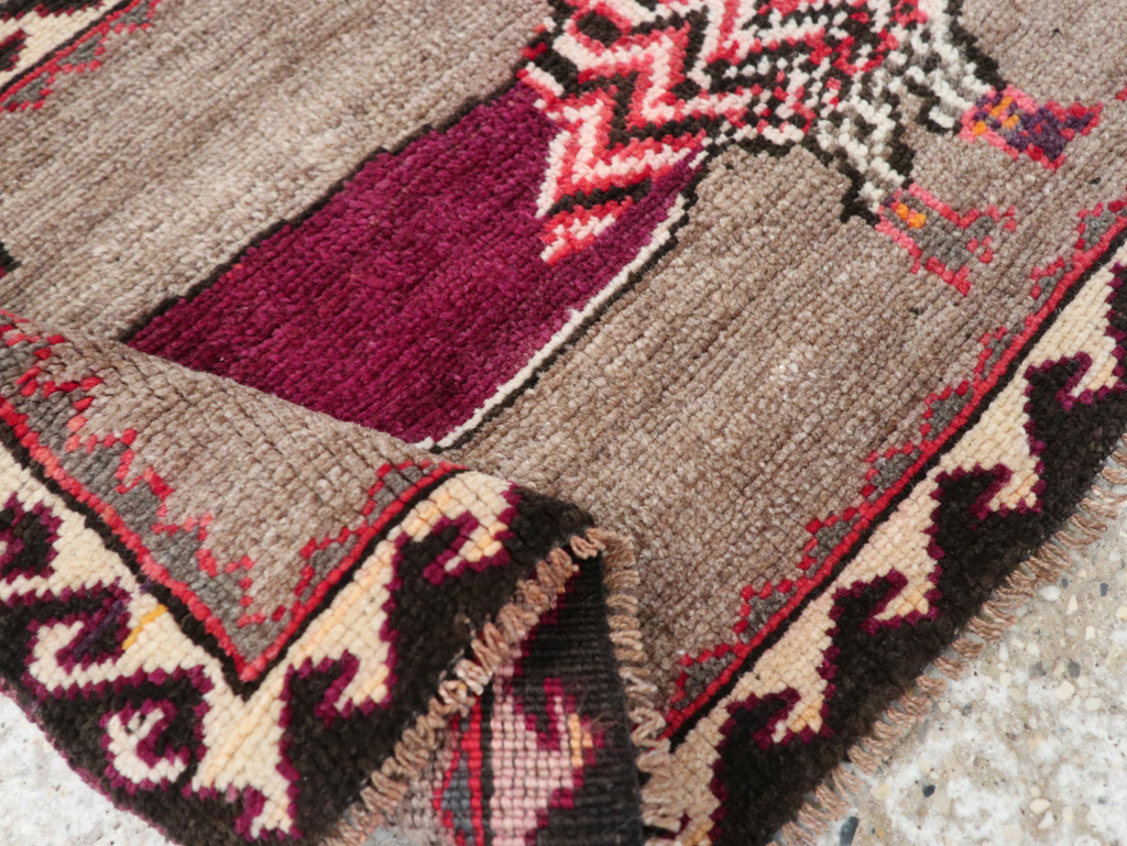 Vintage Pictorial Anatolian Rug, No.31061 - Galerie Shabab