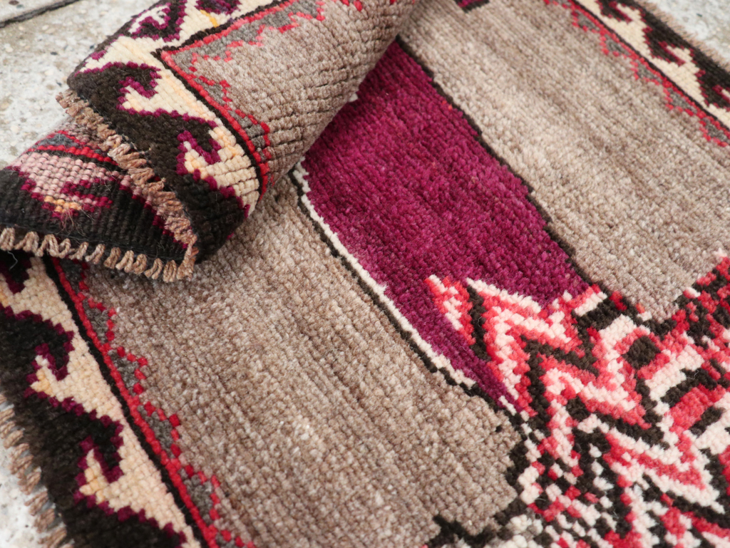 Vintage Pictorial Anatolian Rug, No.31061 - Galerie Shabab