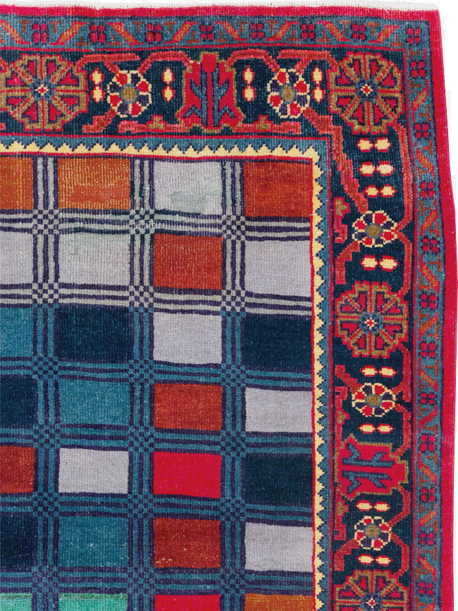 Vintage Persian Veece Throw Rug, No.31065 - Galerie Shabab