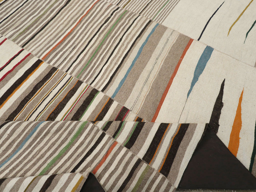 Vintage Persian Kilim, No.31074 - Galerie Shabab