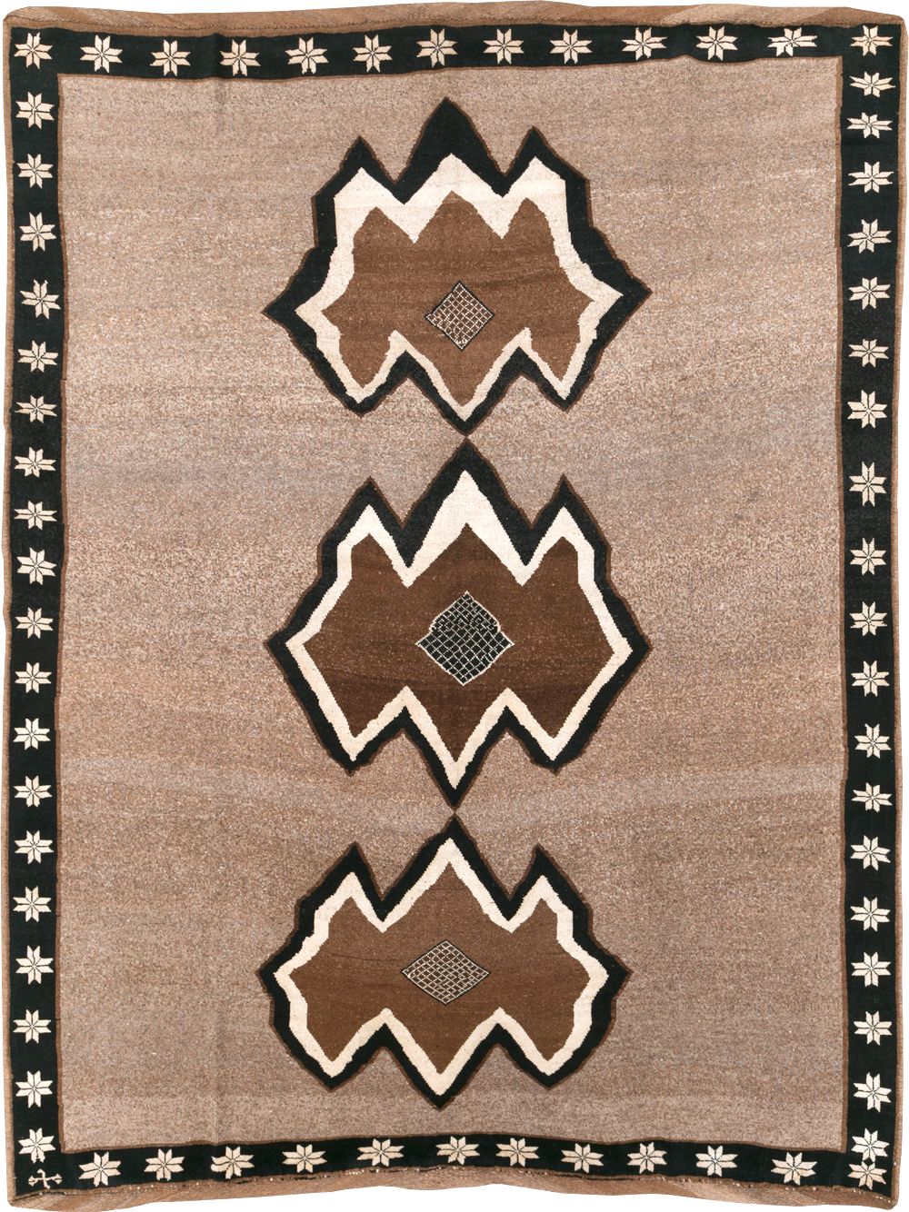 Vintage Turkish Anatolian Tribal Room Size Carpet, No.31112 - Galerie Shabab