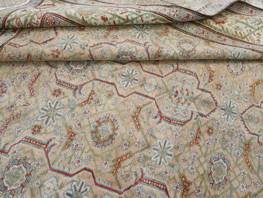 Antique Persian Malayer Accent Carpet, No.31131 - Galerie Shabab