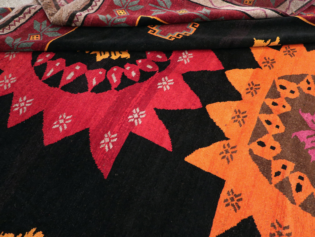 Vintage Turkish Anatolian Large Tribal Room Size Carpet, No.31139 - Galerie Shabab