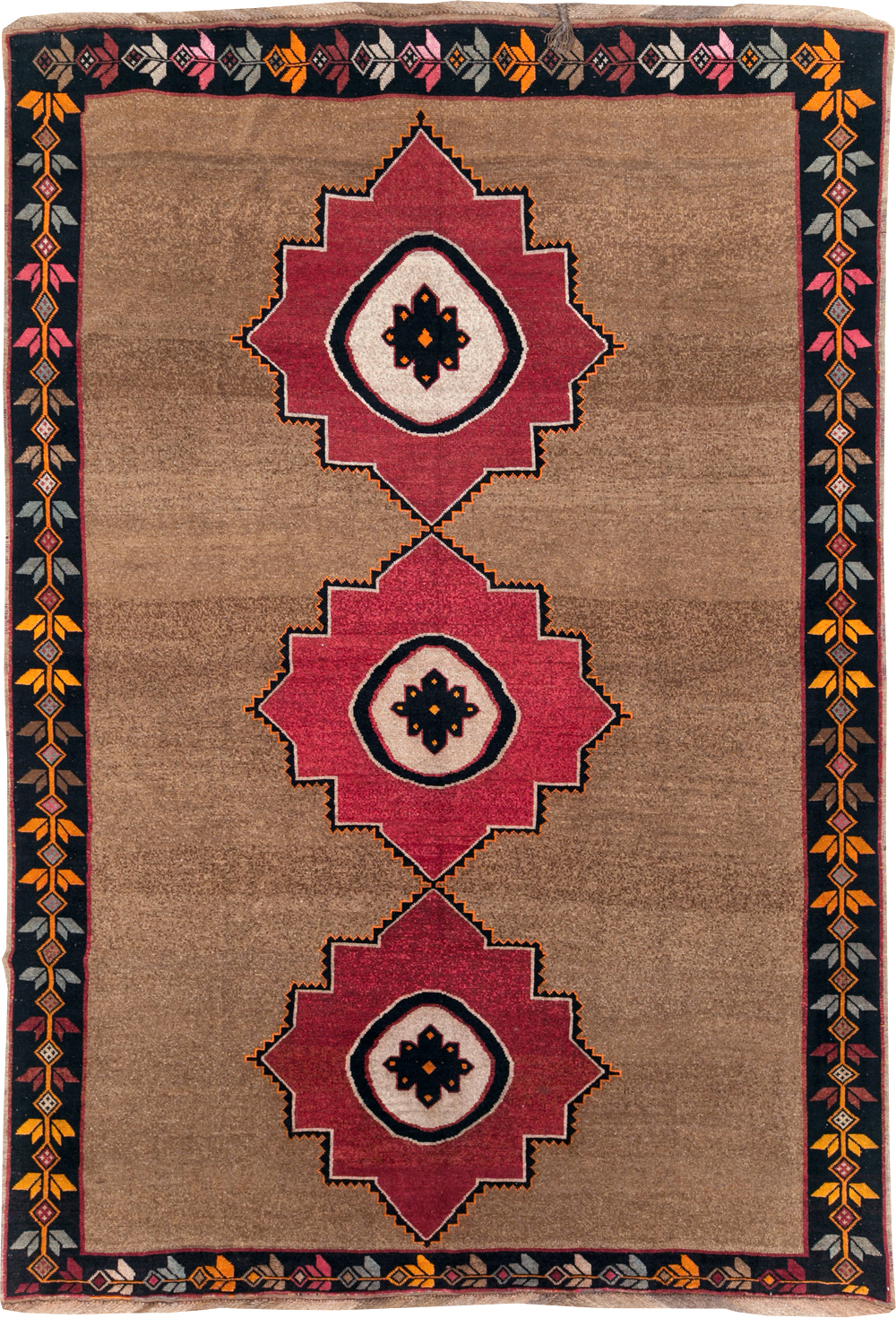 Vintage Turkish Anatolian Tribal Room Size Carpet, No.31141 - Galerie Shabab