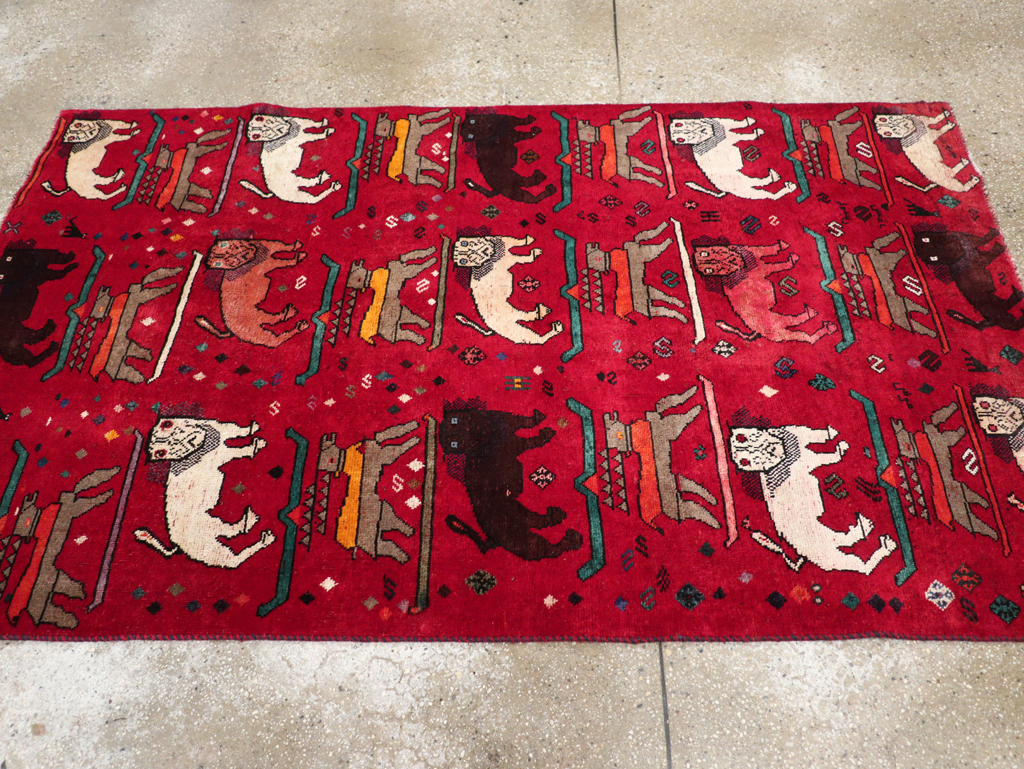 Vintage Persian Pictorial Shiraz Rug, No.31155 - Galerie Shabab