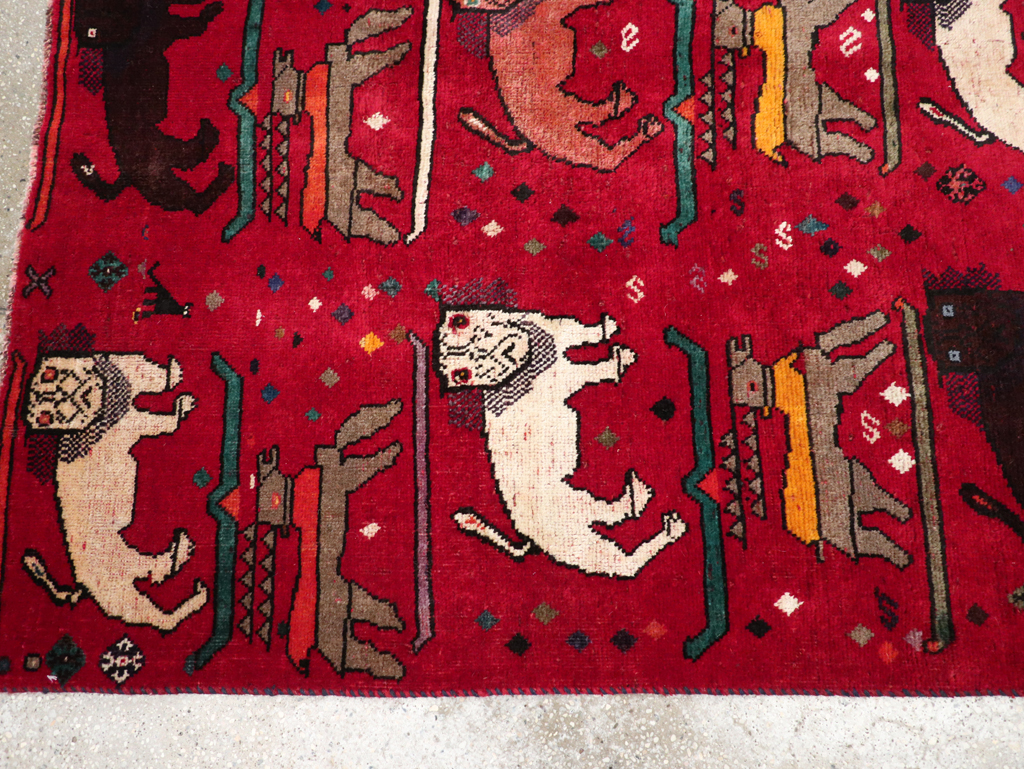 Vintage Persian Pictorial Shiraz Rug, No.31155 - Galerie Shabab