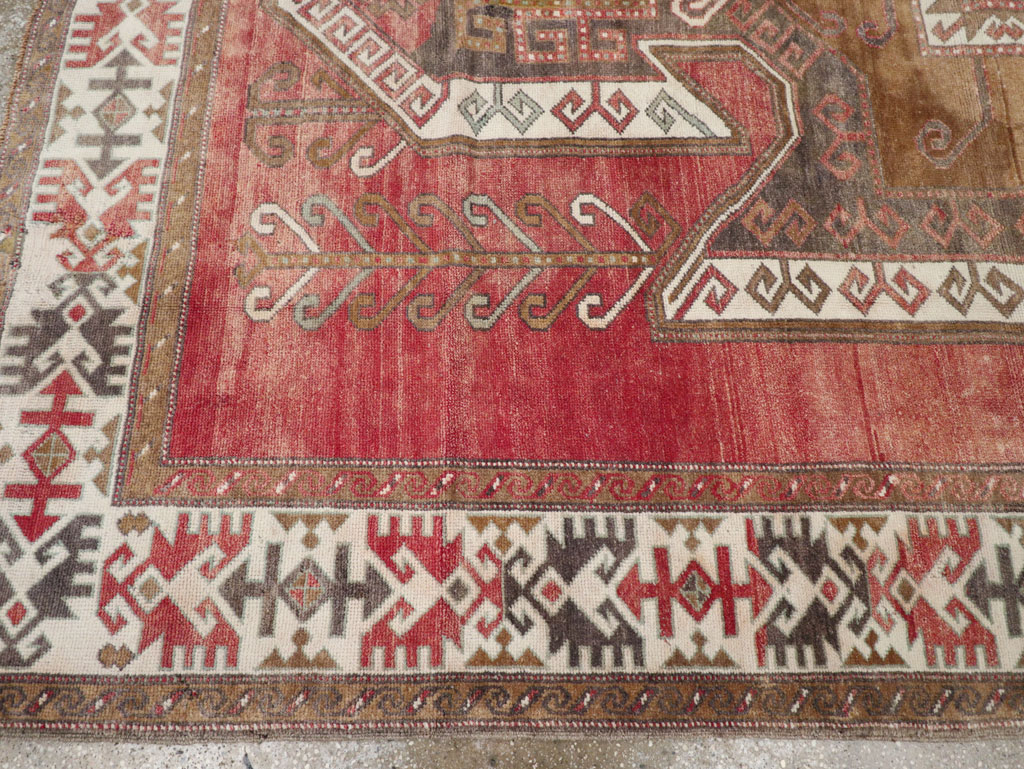 Vintage Turkish Anatolian Small Room Size Carpet, No.31168 - Galerie Shabab