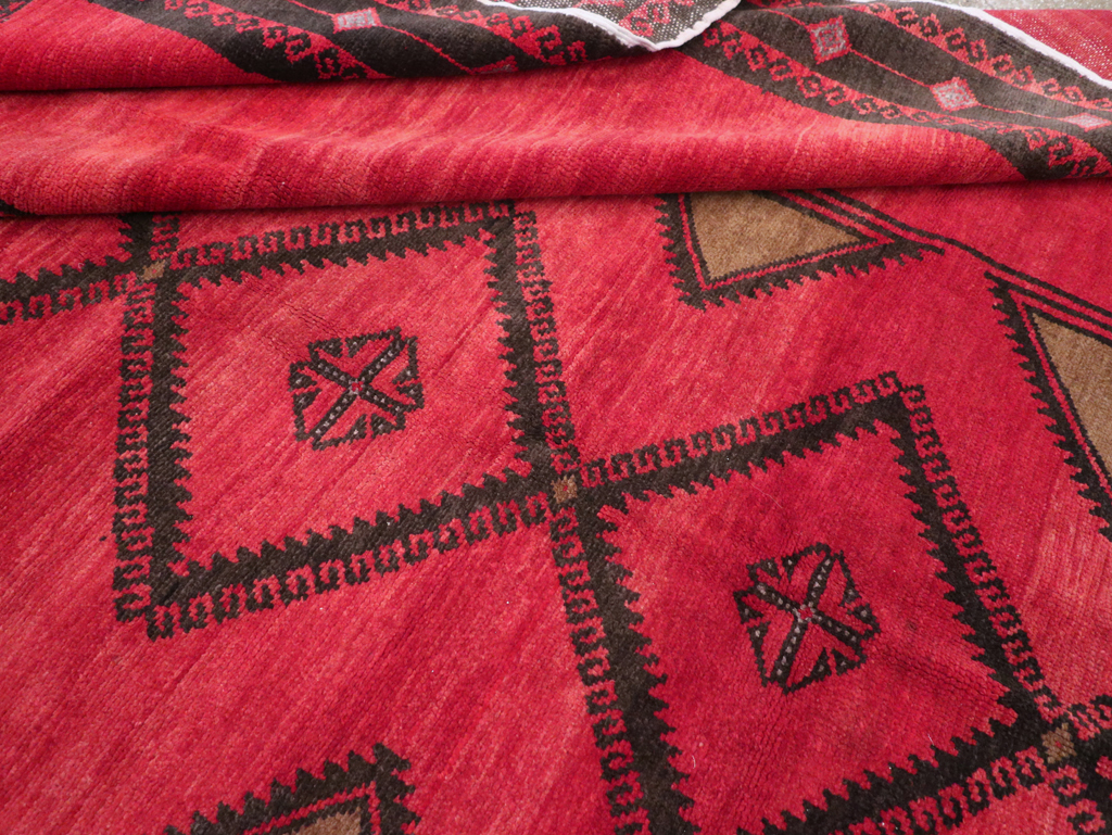 Vintage Turkish Anatolian Tribal Room Size Carpet, No.31202 - Galerie Shabab